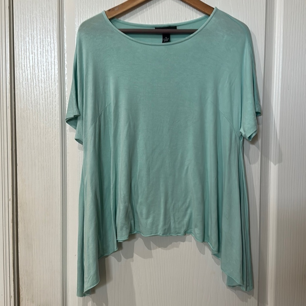 Alfani size M light green, short sleeve handkerchief, hem top